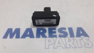 Gebruikte Esp computer Renault Scénic III (JZ) 1.2 16V TCe 115 Energy Prijs € 105,00 Margeregeling aangeboden door Maresia Parts