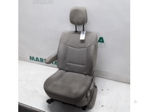Gebruikte Voorstoel links Renault Espace (JK) 2.0 dCi 16V 150 FAP Prijs € 105,00 Margeregeling aangeboden door Maresia Parts