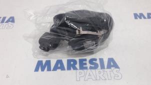 Gebruikte Veiligheidsgordel links-voor Fiat 500 (312) 1.2 69 Prijs € 228,69 Inclusief btw aangeboden door Maresia Parts