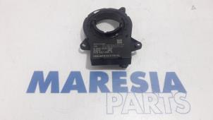 Gebruikte Gier sensor Renault Clio IV (5R) 1.5 Energy dCi 90 FAP Prijs € 19,50 Margeregeling aangeboden door Maresia Parts
