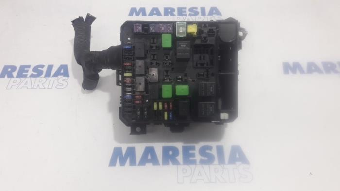Gebruikte Zekeringkast Citroen C-Crosser 2.2 HDiF 16V Prijs € 157,50 Margeregeling aangeboden door Maresia Parts