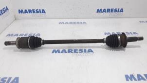 Gebruikte Aandrijfas links-achter Citroen C-Crosser 2.2 HDiF 16V Prijs € 105,00 Margeregeling aangeboden door Maresia Parts