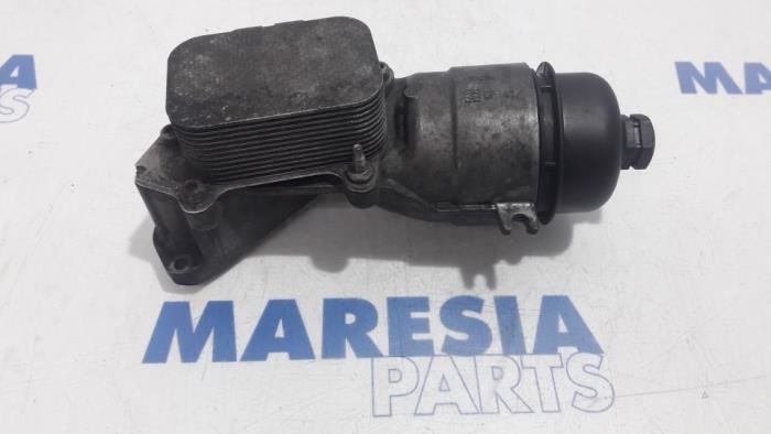 Gebruikte Oliefilterhouder Citroen C4 Berline (LC) 1.6 HDi 16V Prijs € 45,00 Margeregeling aangeboden door Maresia Parts