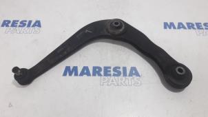 Gebruikte Draagarm onder links-voor Peugeot 206 CC (2D) 1.6 16V Prijs € 25,00 Margeregeling aangeboden door Maresia Parts