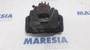 Gebruikte Remklauw (Tang) rechts-voor Peugeot Partner (GC/GF/GG/GJ/GK) 1.6 HDI 75 16V Prijs € 16,93 Inclusief btw aangeboden door Maresia Parts