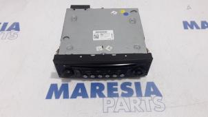 Gebruikte Radio CD Speler Citroen DS3 (SA) 1.6 16V VTS THP 155 Prijs € 60,00 Margeregeling aangeboden door Maresia Parts