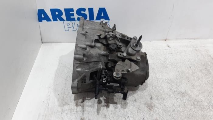 Gebruikte Versnellingsbak Peugeot 308 CC (4B) 1.6 HDiF 16V Prijs € 525,00 Margeregeling aangeboden door Maresia Parts