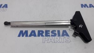 Gebruikte Cabriodak cilinder Peugeot 308 CC (4B) 1.6 HDiF 16V Prijs € 105,00 Margeregeling aangeboden door Maresia Parts