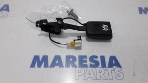 Gebruikte Veiligheidsgordel Insteek rechts-achter Peugeot 308 CC (4B) 1.6 HDiF 16V Prijs € 20,00 Margeregeling aangeboden door Maresia Parts