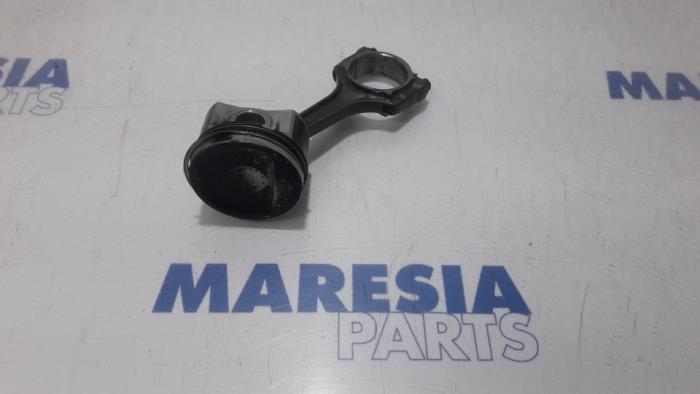 Gebruikte Zuiger Fiat 500 (312) 1.2 LPG Prijs € 50,00 Margeregeling aangeboden door Maresia Parts