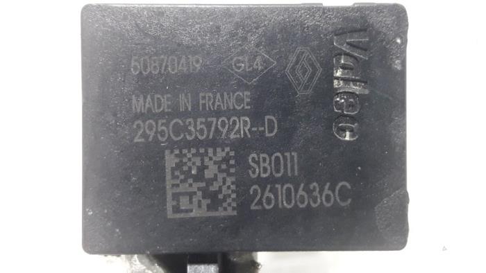 Accu sensor van een Renault Master IV (EV/HV/UV/VA/VB/VD/VF/VG/VJ) 2.3 dCi 135 16V FWD 2015