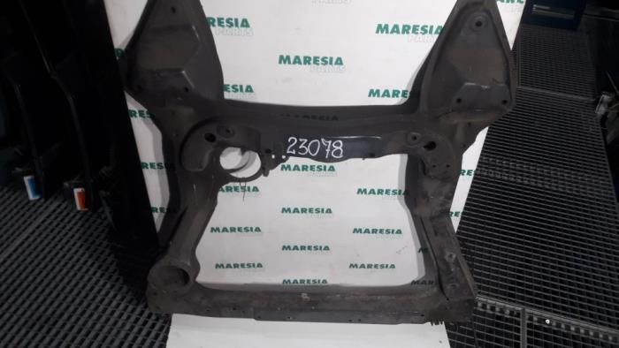Subframe van een Alfa Romeo 166 2.0 Twin Spark 16V 1999