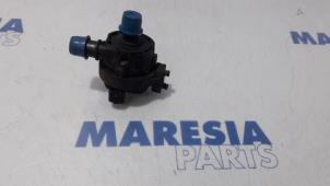 Gebruikte Waterpomp Renault Master III (EV/HV/UV/VA/VB/VD/VF/VG/VJ) 2.3 dCi 135 16V FWD Prijs € 60,50 Inclusief btw aangeboden door Maresia Parts