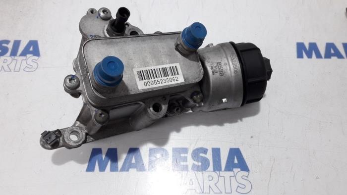 Gebruikte Oliefilterhouder Alfa Romeo Giulietta (940) 1.6 JTDm 16V Prijs € 105,00 Margeregeling aangeboden door Maresia Parts