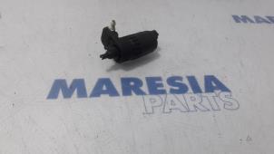 Gebruikte Ruitensproeierpomp voor Fiat 500 (312) 1.2 LPG Prijs € 15,00 Margeregeling aangeboden door Maresia Parts