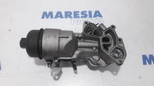 Gebruikte Oliefilterhouder Citroen C4 Cactus (0B/0P) 1.6 Blue Hdi 100 Prijs € 65,00 Margeregeling aangeboden door Maresia Parts
