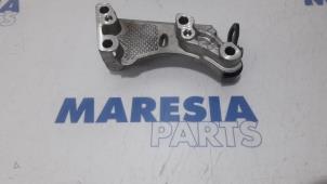 Gebruikte Motorrubber Citroen C4 Cactus (0B/0P) 1.6 Blue Hdi 100 Prijs € 30,00 Margeregeling aangeboden door Maresia Parts