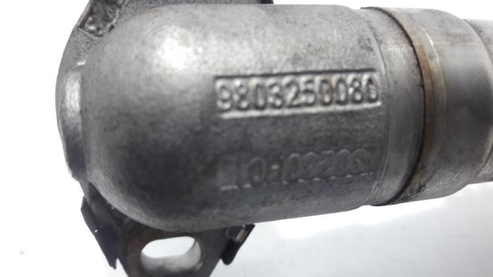 EGR Buis van een Peugeot Partner (GC/GF/GG/GJ/GK) 1.6 HDI 75 Phase 1 2012