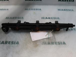 Gebruikte Injector brug Renault Espace (JE) 3.0i V6 24V Prijs € 65,00 Margeregeling aangeboden door Maresia Parts