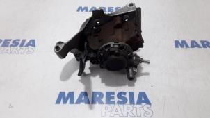 Gebruikte Brandstofpomp Mechanisch Peugeot 5008 I (0A/0E) 1.6 HDiF 16V Prijs € 341,25 Margeregeling aangeboden door Maresia Parts