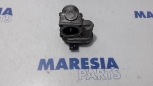 Gebruikte Gasklephuis Peugeot 5008 I (0A/0E) 1.6 HDiF 16V Prijs € 20,00 Margeregeling aangeboden door Maresia Parts