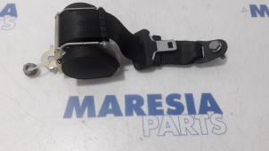 Gebruikte Veiligheidsgordel rechts-achter Peugeot 308 (4A/C) 1.6 16V THP 155 Prijs € 50,00 Margeregeling aangeboden door Maresia Parts