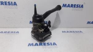 Gebruikte Servopomp Peugeot 308 (4A/C) 1.6 16V THP 155 Prijs € 74,95 Margeregeling aangeboden door Maresia Parts