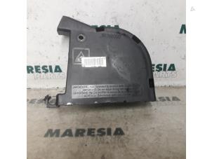 Gebruikte Distributiedeksel Fiat Bravo (182A) 1.2 16V Prijs € 20,00 Margeregeling aangeboden door Maresia Parts