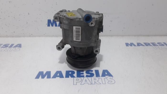 Gebruikte Pomp Airco Fiat Bravo (198A) 1.4 16V Prijs € 105,00 Margeregeling aangeboden door Maresia Parts