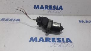 Gebruikte Ruitenwissermotor voor Fiat Bravo (198A) 1.4 16V Prijs € 30,00 Margeregeling aangeboden door Maresia Parts