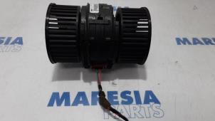 Gebruikte Aanjager Renault Scénic III (JZ) 1.4 16V TCe 130 Prijs € 50,00 Margeregeling aangeboden door Maresia Parts