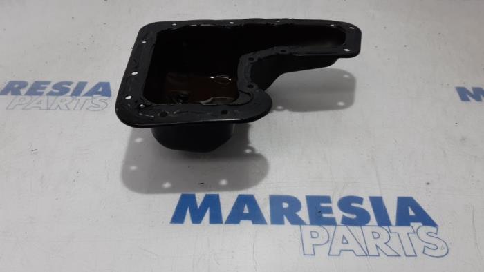 Gebruikte Carterpan Citroen C3 Aircross I (2C/2R) 1.2 PureTech 82 Prijs € 19,00 Margeregeling aangeboden door Maresia Parts