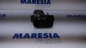 Gebruikte Gasklephuis Peugeot 206 CC (2D) 1.6 16V Prijs € 50,00 Margeregeling aangeboden door Maresia Parts