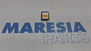 Gebruikte SD-kaart navigatie Renault Megane III Grandtour (KZ) 1.5 dCi 110 Prijs € 35,00 Margeregeling aangeboden door Maresia Parts