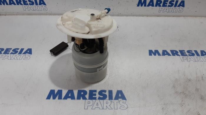 Gebruikte Tank element Pomp Peugeot 308 (4A/C) 1.6 VTI 16V Prijs € 25,00 Margeregeling aangeboden door Maresia Parts