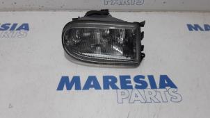 Gebruikte Mistlamp links-voor Renault Safrane II 2.0 16V RTE,RXE Prijs € 25,00 Margeregeling aangeboden door Maresia Parts