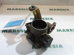 Gebruikte Gasklephuis Renault Megane Classic (LA) 1.6i RN,RT,Alizé Prijs € 45,00 Margeregeling aangeboden door Maresia Parts