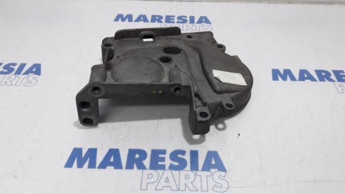 Gebruikte Distributiedeksel Renault Megane (BA) 1.4 16V Prijs € 25,00 Margeregeling aangeboden door Maresia Parts