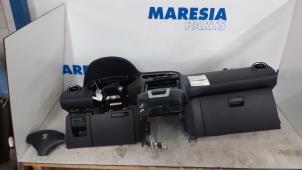 Gebruikte Airbag set Peugeot 5008 I (0A/0E) 1.6 HDiF 16V Prijs € 367,50 Margeregeling aangeboden door Maresia Parts