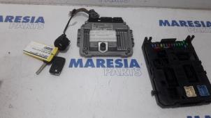 Gebruikte Computer Motormanagement Peugeot 5008 I (0A/0E) 1.6 HDiF 16V Prijs € 262,50 Margeregeling aangeboden door Maresia Parts