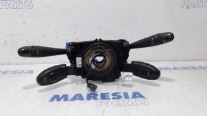 Gebruikte Combischakelaar Stuurkolom Peugeot 5008 I (0A/0E) 1.6 HDiF 16V Prijs € 157,50 Margeregeling aangeboden door Maresia Parts