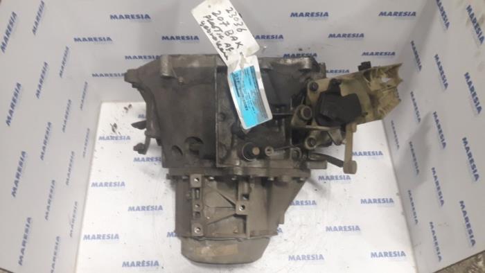 Versnellingsbak van een Peugeot 207/207+ (WA/WC/WM) 1.6 HDi 16V 2008