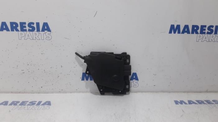 Gebruikte Delco Citroen DS3 (SA) 1.6 16V VTS THP 155 Prijs € 50,00 Margeregeling aangeboden door Maresia Parts