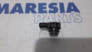 Gebruikte Sensor PDC Renault Kadjar (RFEH) 1.5 dCi DPF Prijs € 25,00 Margeregeling aangeboden door Maresia Parts