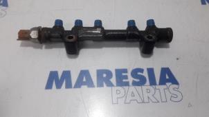 Gebruikte Injector brug Peugeot 208 I (CA/CC/CK/CL) 1.6 Blue HDi 100 Prijs € 35,00 Margeregeling aangeboden door Maresia Parts