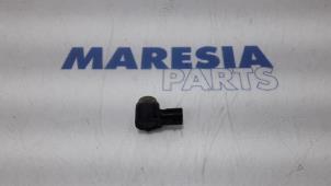 Gebruikte Sensor PDC Renault Master IV (MA/MB/MC/MD/MH/MF/MG/MH) 2.3 dCi 16V Prijs € 30,25 Inclusief btw aangeboden door Maresia Parts
