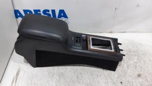 Gebruikte Middenconsoles Citroen C6 (TD) 2.2 HdiF 16V Prijs € 105,00 Margeregeling aangeboden door Maresia Parts