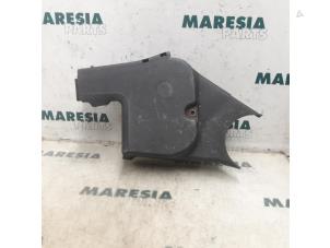 Gebruikte Distributiedeksel Fiat Punto II (188) 1.2 16V 5-Drs. Prijs € 20,00 Margeregeling aangeboden door Maresia Parts