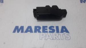 Gebruikte Slotmechaniek Achterklep Citroen C6 (TD) 2.2 HdiF 16V Prijs € 25,00 Margeregeling aangeboden door Maresia Parts