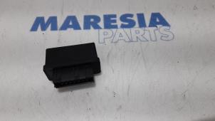 Gebruikte Relais Peugeot 307 CC (3B) 2.0 16V Prijs € 15,00 Margeregeling aangeboden door Maresia Parts